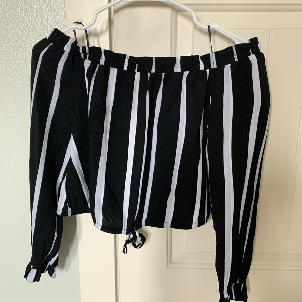 Kendall & Kylie cropped top